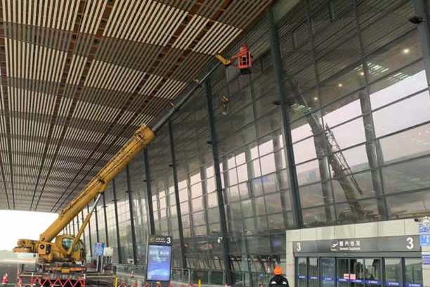 五华玻璃幕墙维护和保养